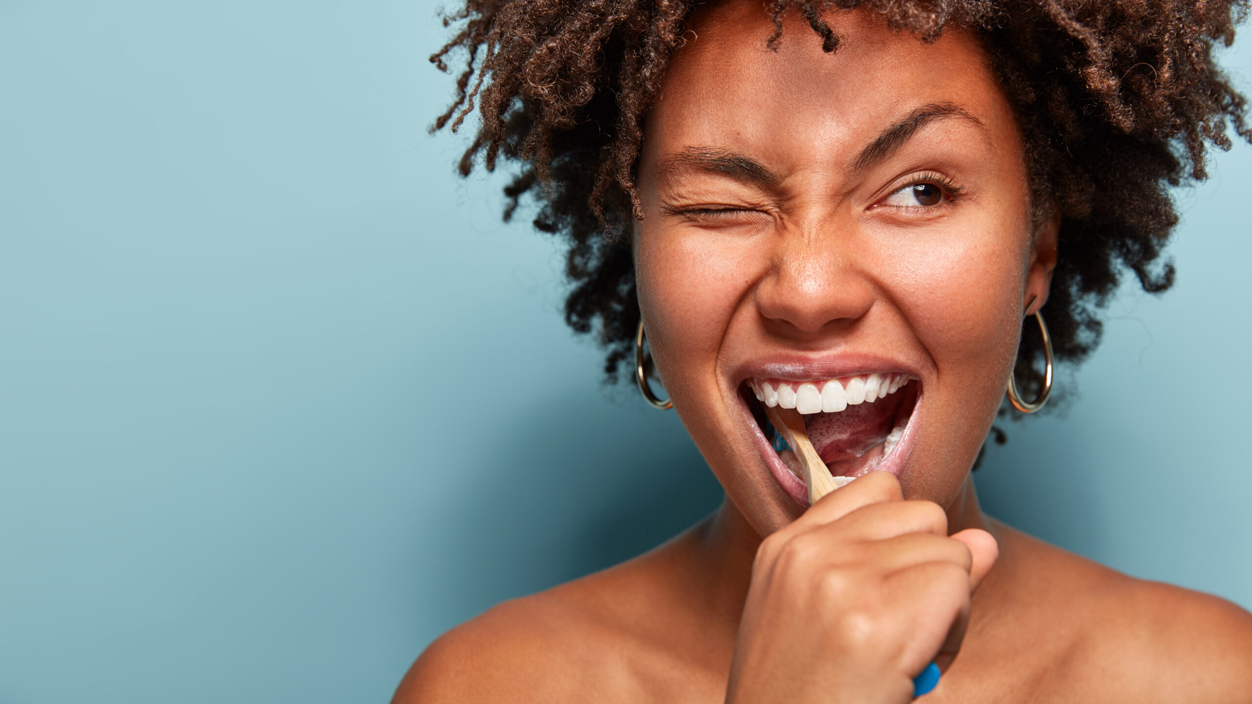 the right way to brush your teeth